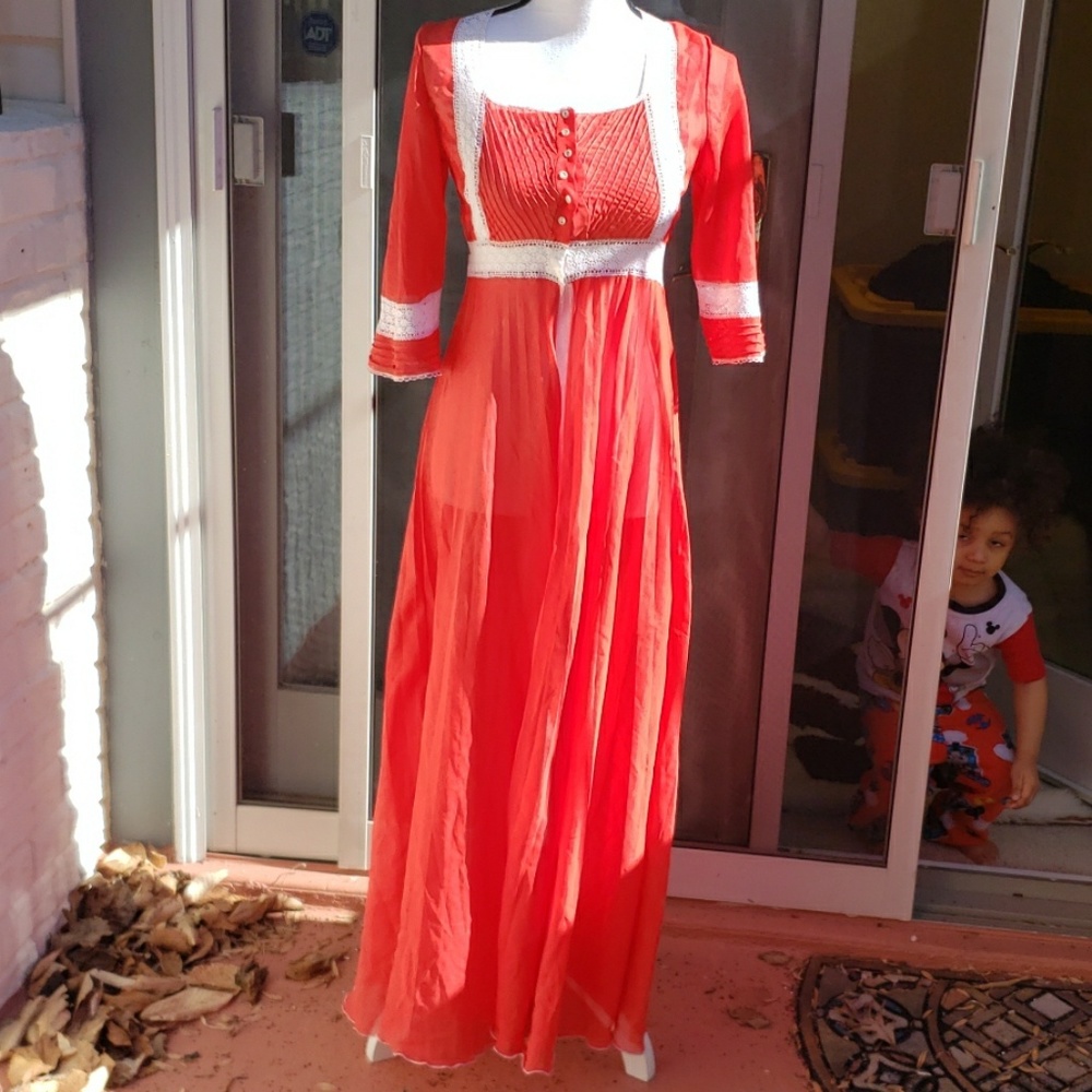 VINTAGE CAPE  Dress